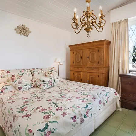 Florinda Villa